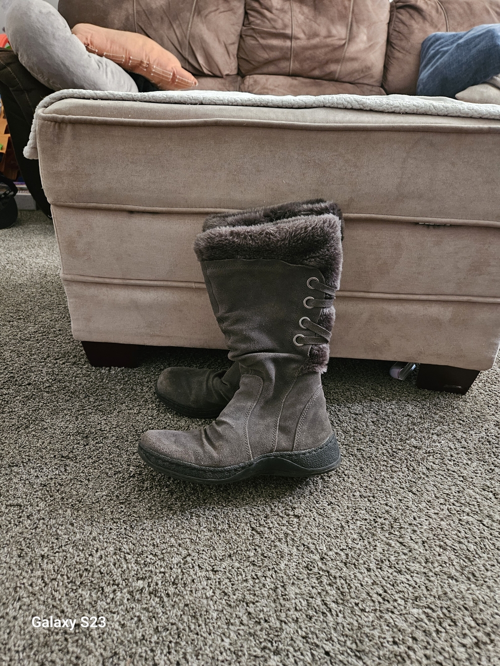 BareTraps Women's 8.5 Gray Faux Suede Faux Fur Tall Winter Boots Side Zip